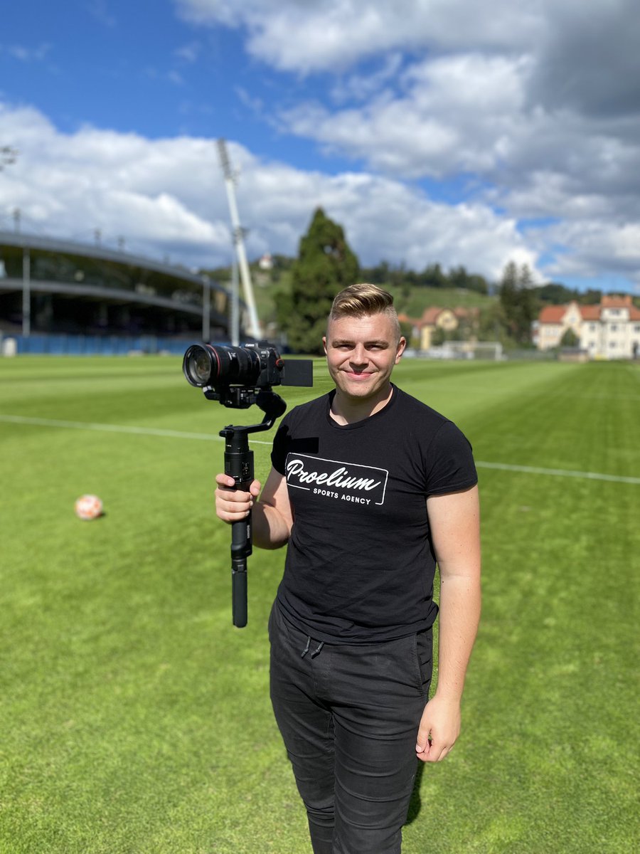 proeliumagency's tweet photo. Nekaj se kuha. 🧑‍🍳 Pa ne dobesedno. 😁⚽️ @JugAzbe 🎥📸🎬 https://t.co/Zm3S2UjbPE