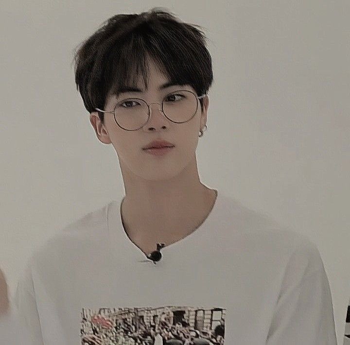 vanteswift13's tweet photo. ⁕   ♩ :   𖡼    ׅ       ׄ     15년.10월   ׄ     ׅ    °   ＜꒱         ⊹   𓈒 ࣪  𖥻 seokjin’s girlfriend  ૈ 𓆪𓈒
🎧🤍🖇💭 https://t.co/kHMlkDuBul