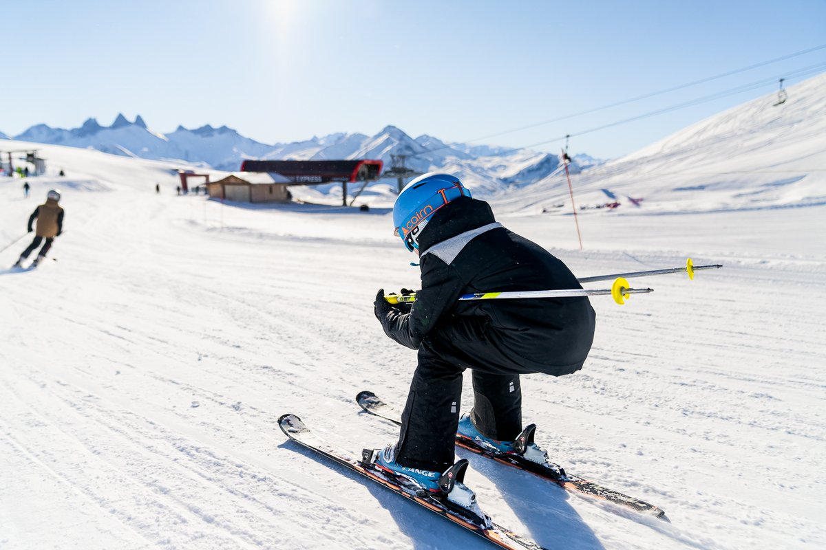 LesSybelles's tweet image. Offrez vous le 4e domaine skiable de France à petits prix ! Face à l'inflation, Les Sybelles® givre ses prix sur ses forfaits et propose de nombreux bons plans avantageux cet hiver.
Découvrez les ➡️urlz.fr/jllw
@PLRP75 @ALTERNATIVEPR