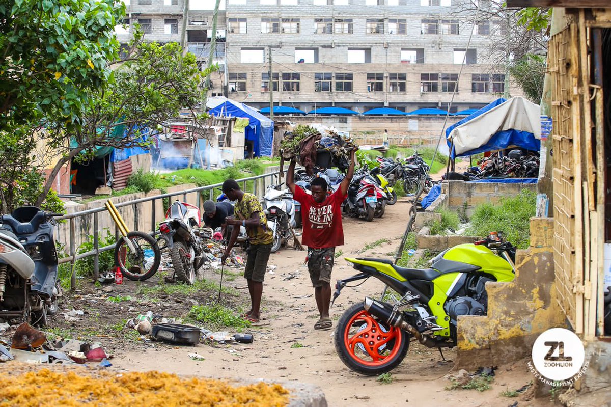 LivingstoneAnk4's tweet photo. Take charge of your frontage as you move to work or even in your home before the taskforce team come around and let's help make Greater Accra work again
#OperationCleanYourFrontage
#GetABin
@ZoomlionLtd
@Upprghana https://t.co/55jpv3ZYKL