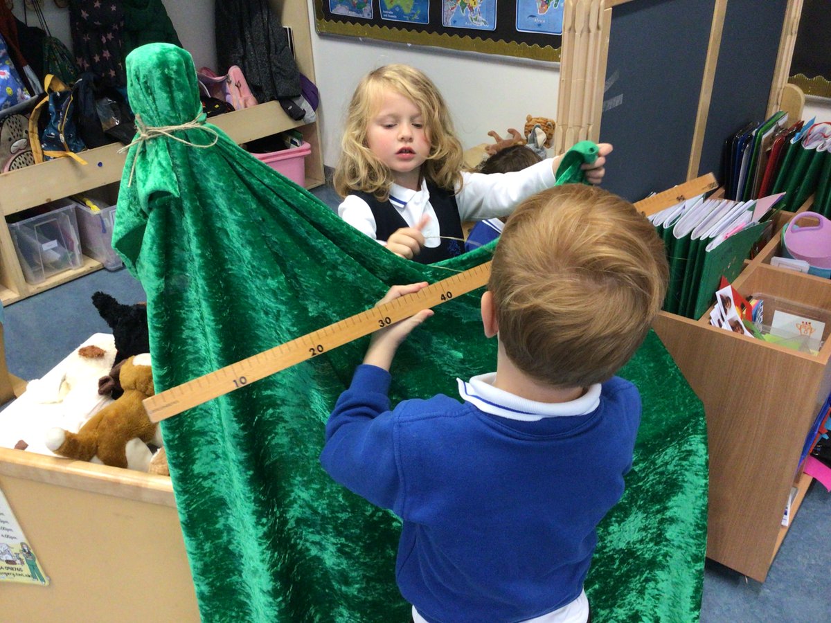 BSNJSV's tweet photo. #JSVF2 love to help each other. They use kind hands and use kind words to collaborate on their learning! https://t.co/p94irN7bAa