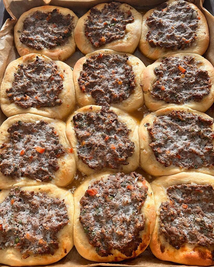 I was craving sfiha - a Palestinian lamb, tahini and tomato open pies for sometime and yesterday I couldn’t wait to get stuck in. They’re super easy to make and thanks to my sister Sawsan, the dough is a total bliss to work with. صفيحة فلسطينية بالطحينة … instagr.am/p/CjXFvmasg7e/