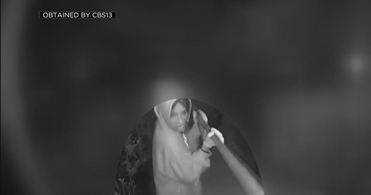 CBSSacramento's tweet photo. Ring camera video shows screaming woman trying to ram her way into a Sacramento home https://t.co/HCcryByHIE https://t.co/e0ZmCLfFZ2