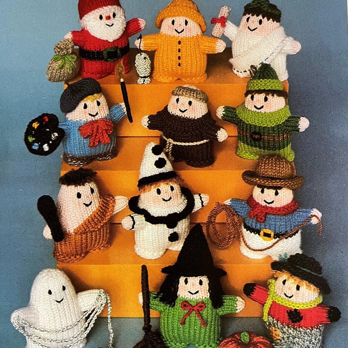 DDCrochetDesign's tweet photo. Vintage Knitted Toys 12 yarn Toys to Make Santa Scarecrow Witch and more A fun Knitting Pattern #embroidery #crafts #yarntoys #earlybiz #yarnfun #scarecrow #ghost #santa #witch #robinhood #clown #knittingpattern #knitting #twelve #ssb #halloween https://t.co/o7MCxoliXv https://t.co/VrfHabV29h