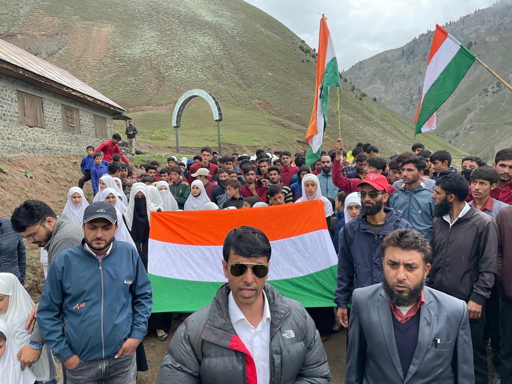 Sanjog34206506's tweet photo. #UpgradeKashmir https://t.co/k1RqgwpWZ5