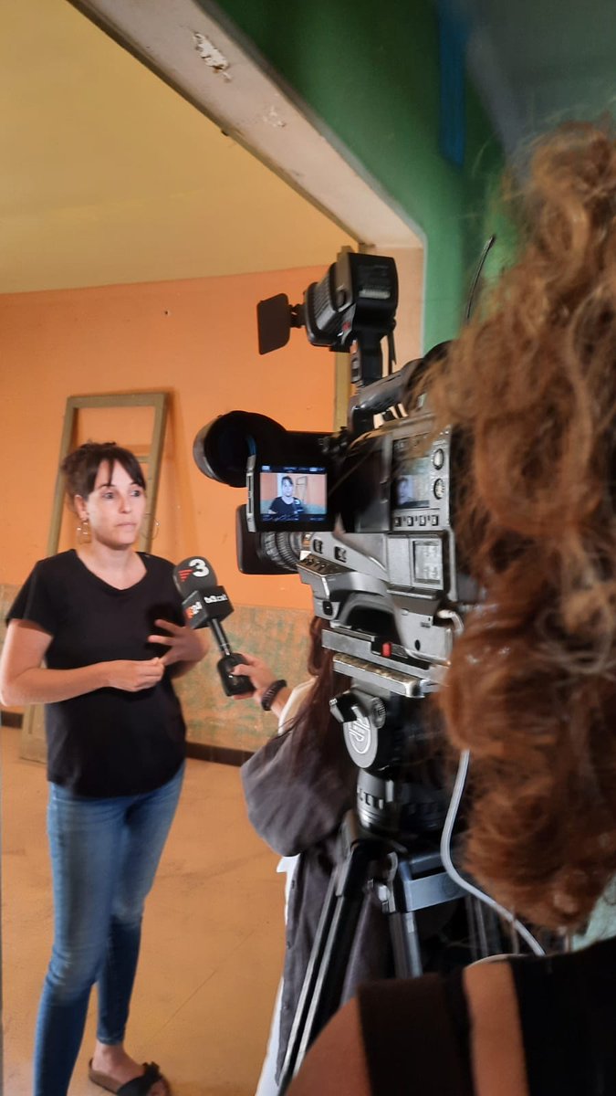 CoopLaCellera's tweet photo. Ahir vam explicar el projecte de la #cooperativa d'habitatge en cessió d'ús a @tv3cat. 

Estigueu atents al "comarques" de demà! 😉 https://t.co/BnSirWEhkJ