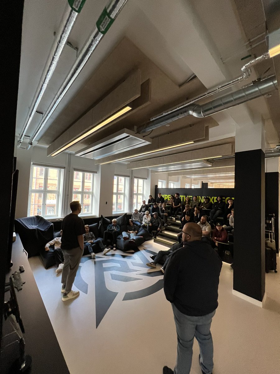 Fredrik "JAEGARN" Kempf🇺🇦❤️ (@jaegarns) on Twitter photo Esporten växer i skolan. Dag 1 av 2 med Grillska Uppsala på NIP kontoret 🥷
<a href="/Area_Academy/">Area Academy</a>
<a href="/NIP/">Ninjas In Pyjamas</a> Esporten växer i skolan. Dag 1 av 2 med Grillska Uppsala på NIP kontoret 🥷
<a href="/Area_Academy/">Area Academy</a>
<a href="/NIP/">Ninjas In Pyjamas</a>