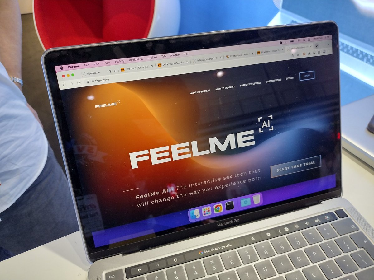 ETOMagazine's tweet photo. Another #eroFame update: @Kiiroo's new #FeelMeAI intelligent product matches ANY internet porn to real-eorld strokes. Plus the #FeelStar stroker collection &amp; the new #Keon sex machine adapter. #Thrustastic.
#ETOonline #ETOatEroFame https://t.co/003Vryx3UN