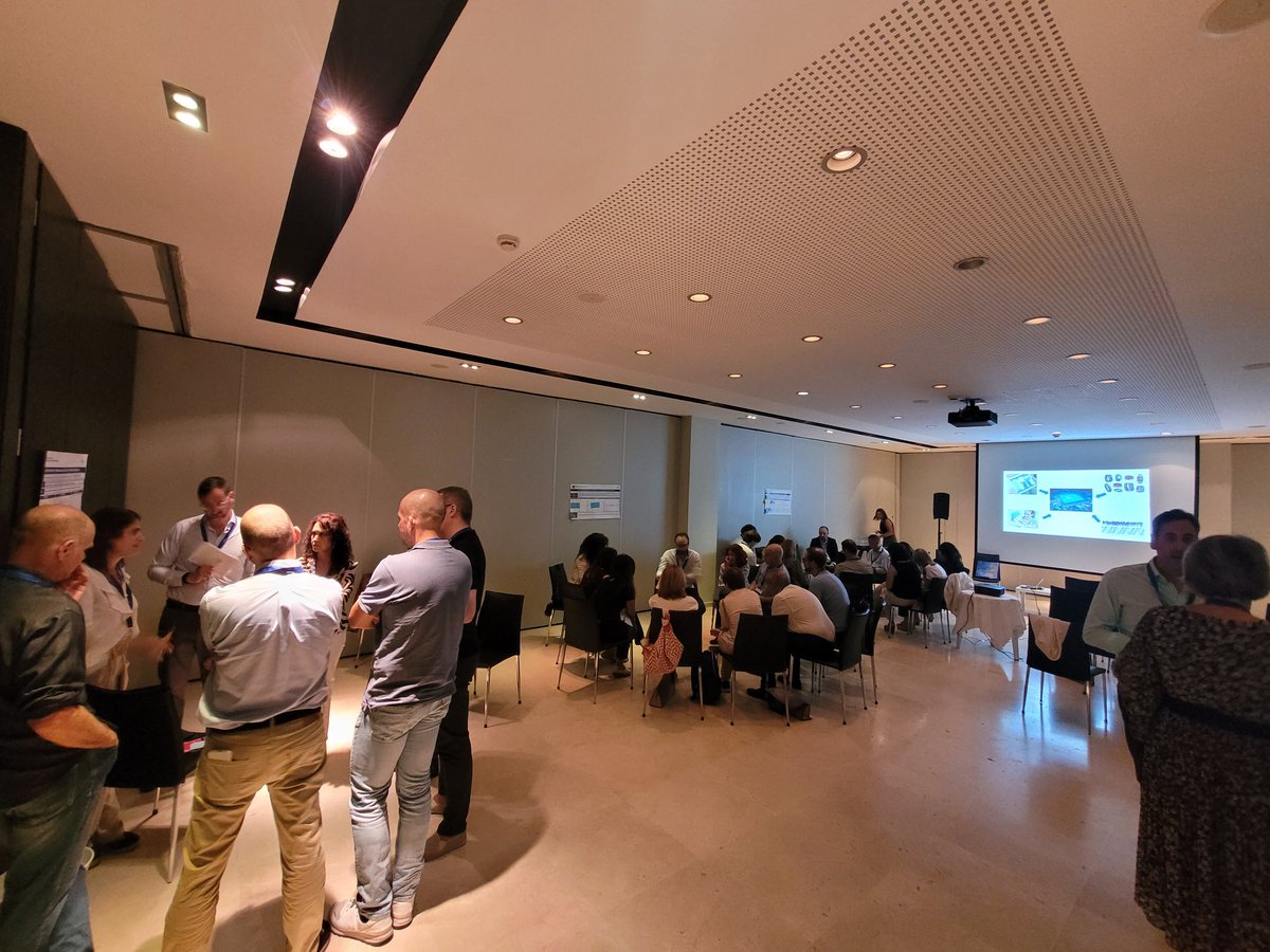 lumge00's tweet photo. Interesante taller 2 en #JISA2022 titulado: "Cancer: Nuevos itinerarios de diagnósticos y tratamientos personalizados."
Trabajando intensamente en los grupos desde distintas perspectivas. @JISA2022 https://t.co/O07xr3Detw
