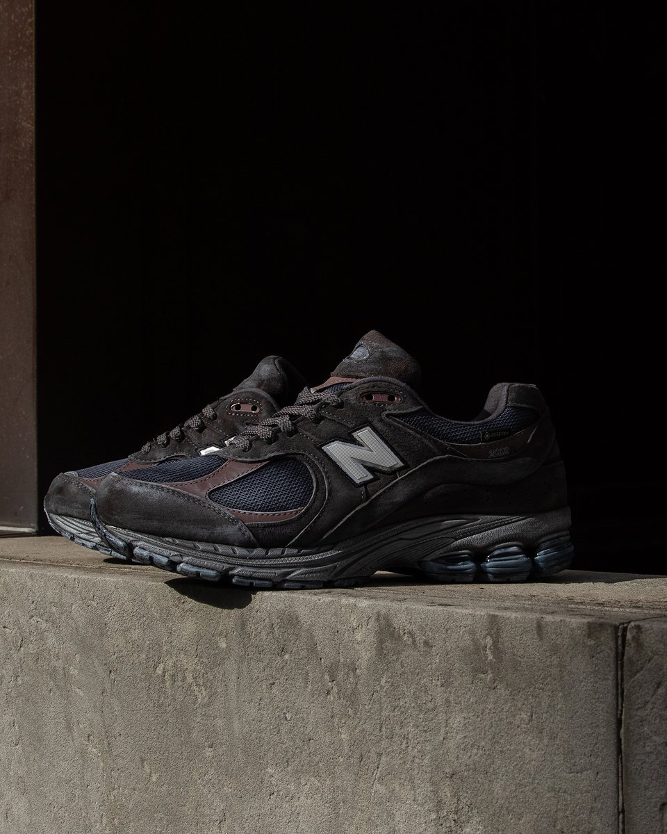 Footpatrol_ldn's tweet photo. Reimagining a running classic with a winterised approach, New Balance dress the 2002R with a GORETEX upper to protect from the elements.
Shop in-store and online here: https://t.co/3HyDyGE71I
#Footpatrol #TEAMFP #NewBalance #NB #NewBalance2002 #NB2002 https://t.co/pfb3t3mziy