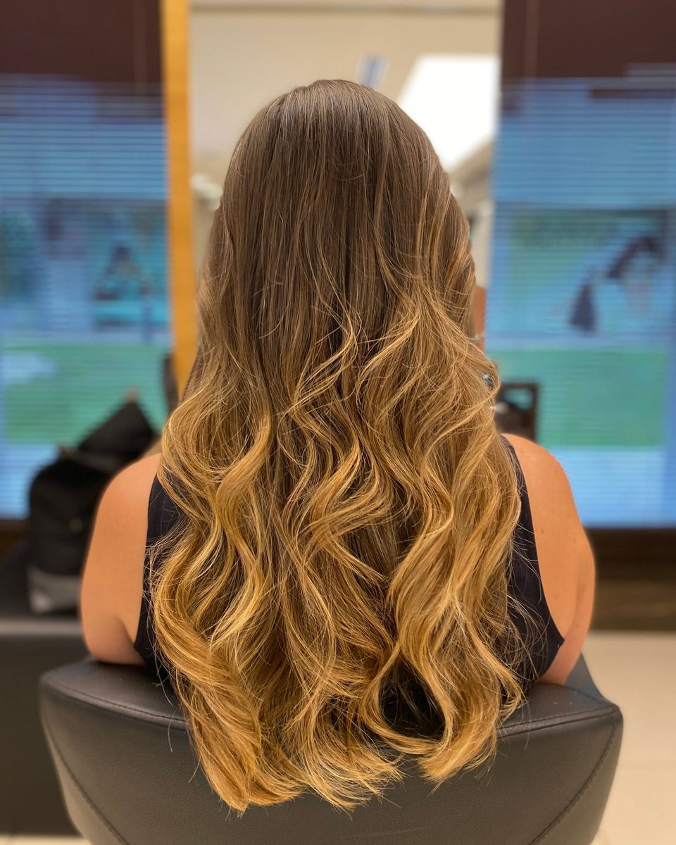 Daha önce boyanmış veya işlem görmüş saçlarda yapılacak renklendirme işlemlerinde kullanılacak ürünün doğru seçilmesi arzuladığınız tonlara saçlarınızın sağlığından ödün vermeden ulaşmanızın en garanti yoludur!
0532 111 11 46 
#saçşekillendirme