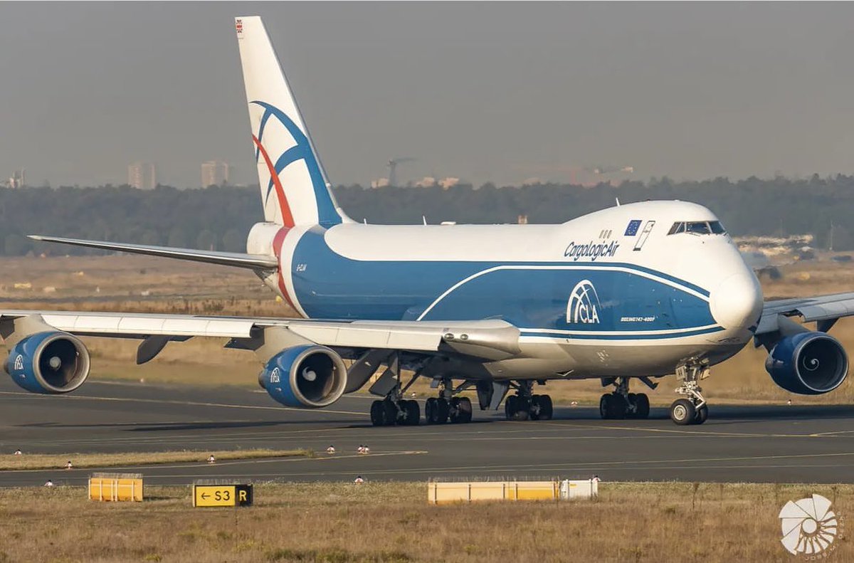 air_comment's tweet photo. #cargologic #boeing  #b744f
#cargo #freighter #taxi #fra #eddf #aviationphotography #aviation #avgeek
#aviationgeek #aviationlovers #aviation4u #planespotting
#spotters #instaircraft #instaviation @spottersbcnprat https://t.co/9hb89teI29