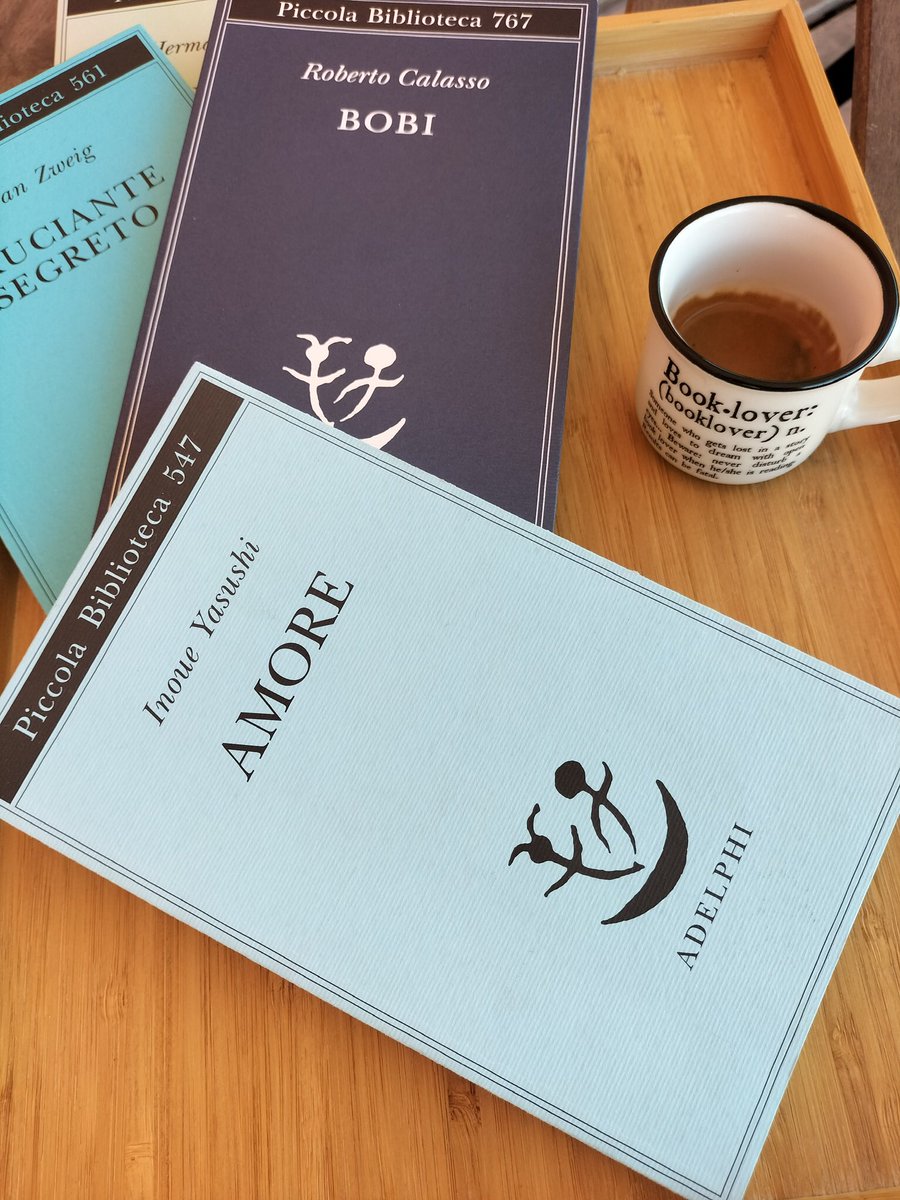 elisabetta56's tweet photo. #bookandcoffee #glidelphi @adelphiedizioni https://t.co/n7OmwuD0An
