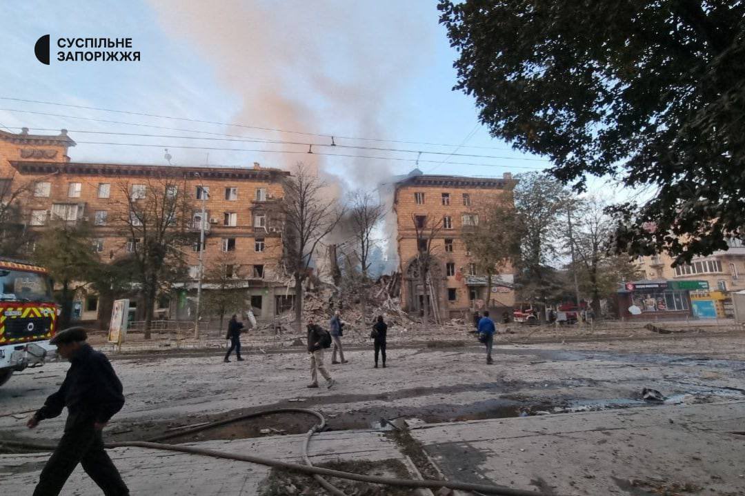 FedorovMykhailo's tweet photo. The Russian army loses on the battlefield, so it terrorizes the civil people. This is how the center of Zaporizhzhia looks today after Russian shelling. The whole world must recognize that Russia is a terrorist state. https://t.co/RzCuiWrkOn