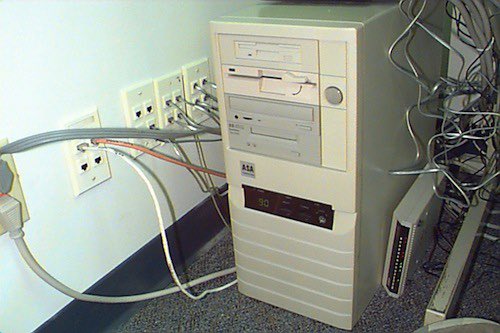 MetroValencia: Vamos a poner el transporte gratuito y tienes que solicitar la vaina online.

Servidores Metrovalencia: