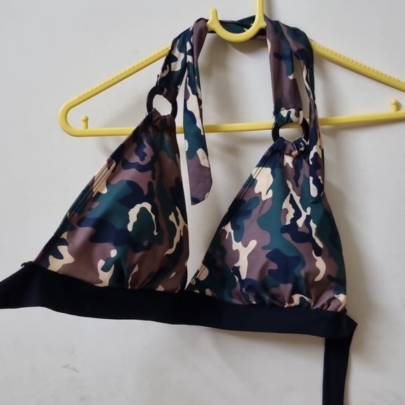 Cozmostore24's tweet photo. So good I had to share! Check out all the items I'm loving on @Poshmarkapp #poshmark #fashion #style #shopmycloset #lykkein #ff: https://t.co/rbPXf6izOA https://t.co/15gesMVOMh