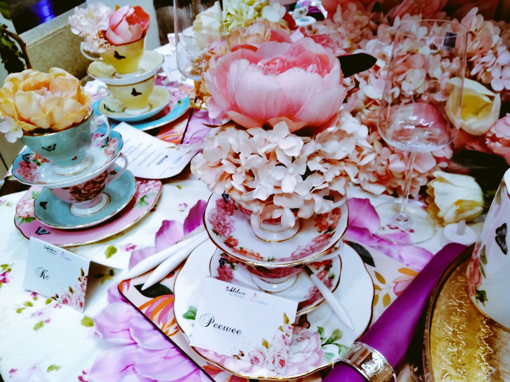 eleanorllabore's tweet photo. Stills (Part 3) from the Art of Tablescaping by Rustan's at Shangrila Plaza Mall #thejournalgirl #SeptEvent https://t.co/DpgNgHs9VU