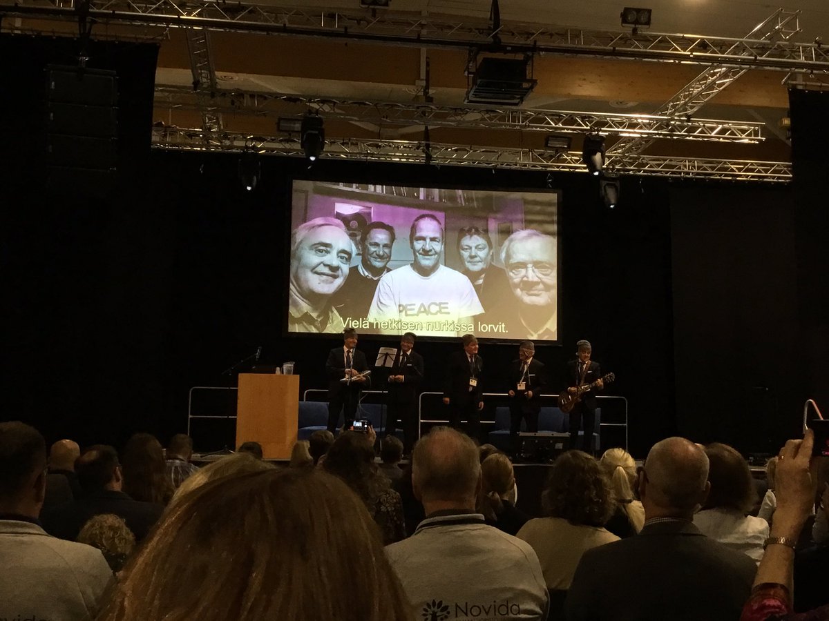 Digiveikot aloittavat #ITK2022-päivät perinteisesti musisoiden. #Aulanko