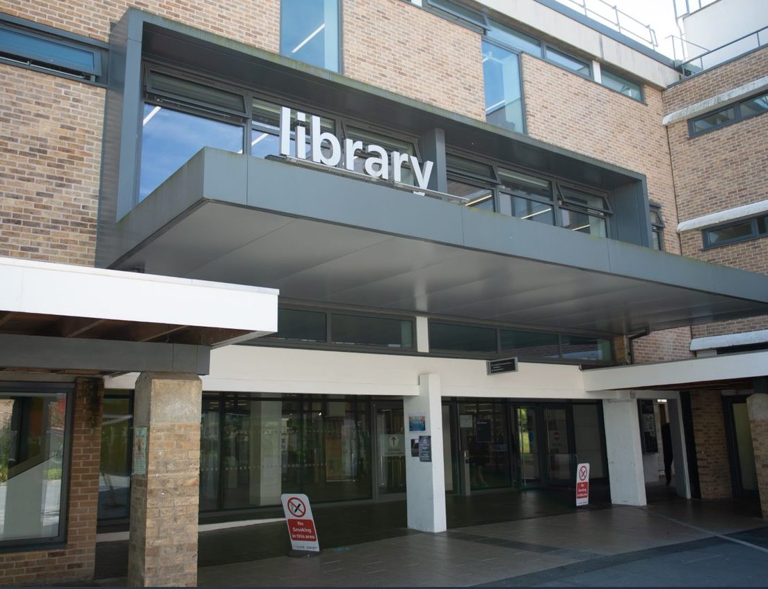 LancasterUniLib's tweet photo. Our student library ambassadors will be happy to give you a tour of our wonderful library. ⬇🌳
Drop by between 1pm - 5pm today or 11am - 5pm Friday 7th
#HelloLancaster
#LancasterUni https://t.co/ex5rktP7M6