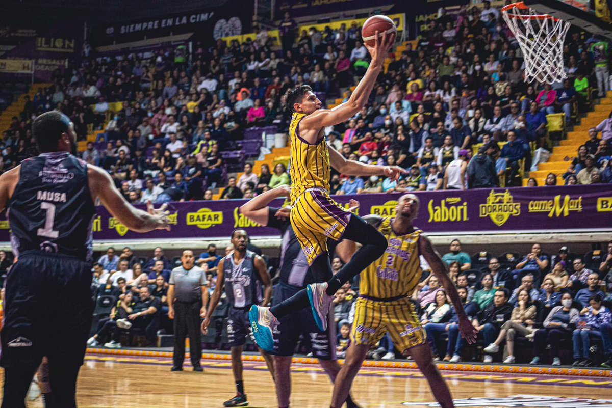 DORADOS ACCEDE A LA FINAL DE ZONA AL DERROTAR A PLATEROS EN SEIS JUEGOS

En su primera campaña al frente del plantel, el argentino Sebastián González encabezó al cuadro chihuahuense, logrando el boleto a la siguiente ronda.

📰➡️doradosdechihuahua.com.mx/noticias/notic…