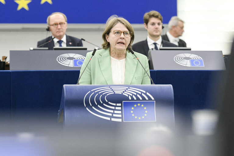 EPinASEAN's tweet photo. 🇲🇲 "I very much encourage the EU to call for ASEAN to draft a new consensus on the Myanmar issue towards peace and democracy. @NUGMyanmar should be recognised as a legitimate partner to this negotiation," European Parliament Vice-President @HeidiHautala 

https://t.co/xOCz2BWva2 https://t.co/G5hYAXGGHr