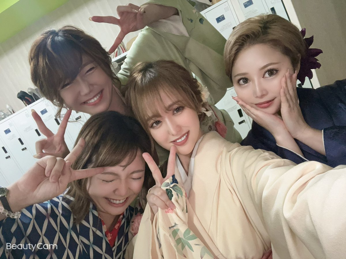 Aychan14's tweet photo. 周年の女の子たちとの写メたち💗 https://t.co/Q6idNRiQrB