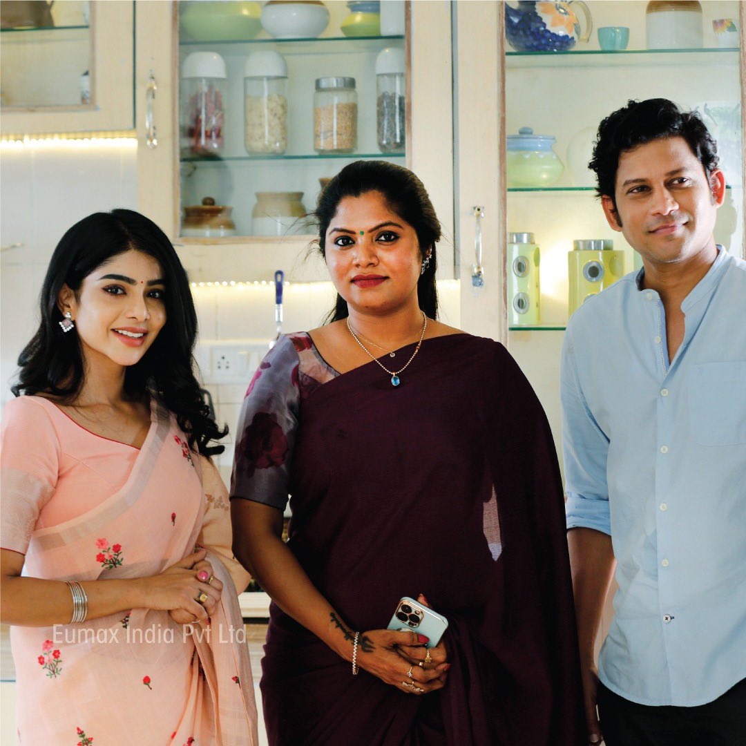 priyaiconn's tweet photo. Clicks from our latest Ad shoot #dofy
.
.
#eumaxindiaadshoot #adfilmmakingagency #videoadagency #adshot #advertisingagency #commercialad #tvads #bestadfilmmaker #bestadfilmcompany #makingofad #Tamilads #adfilmmakers #tvadvertising #pavithralakshmioffl #somshekar https://t.co/Jz7BBTxj8w