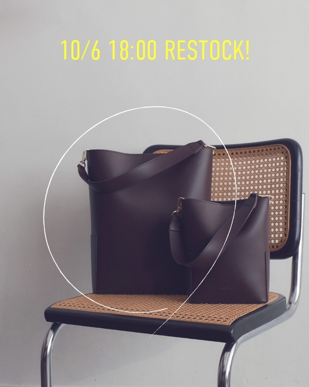 randeboo_offi's tweet photo. 【RESTOCK】
アイコニックなBucket bag (dark brown)が遂に再入荷！

A4サイズが入る使い勝手の良いバッグとして、様々な世代の方から愛されている定番バッグ。
この秋のファッションアイテムとしても活躍するはず👜

▶︎https://t.co/PTIMgTqxfb

#RANDEBOO https://t.co/l3ofL8xXgP