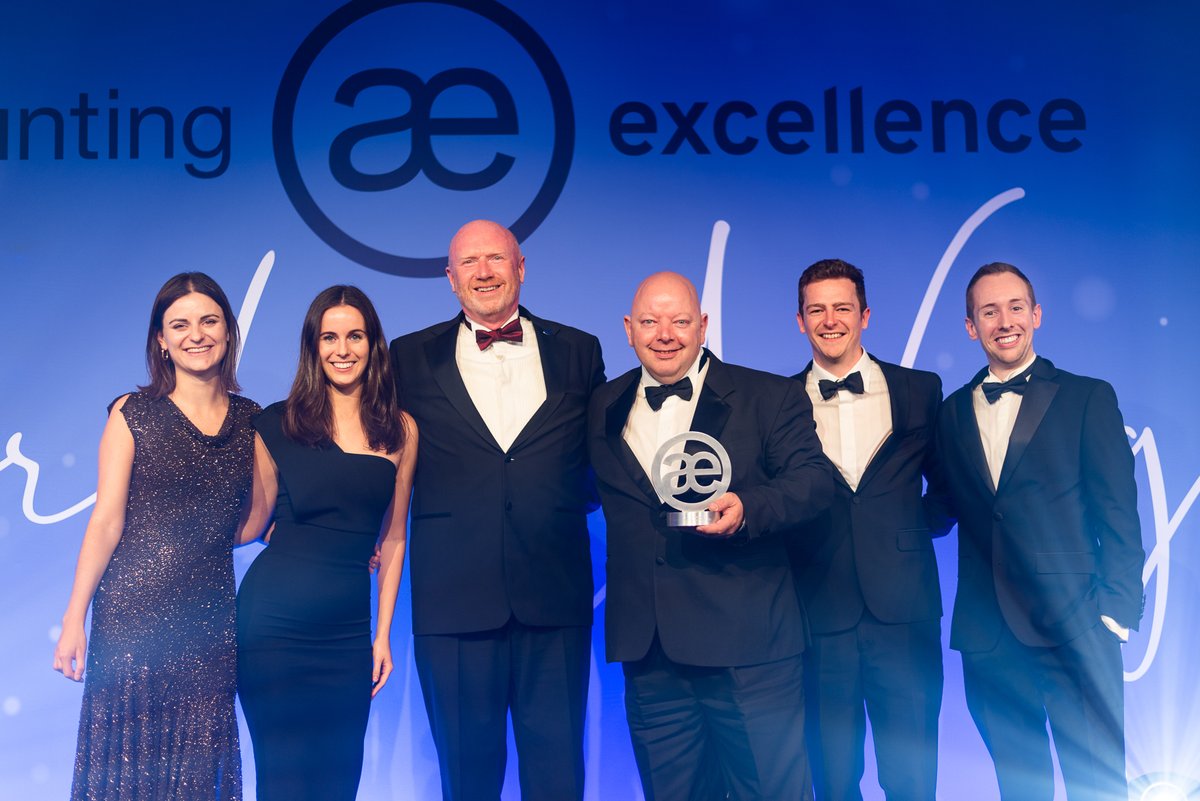 They scrub up well, don't they? 🤩 

Our very glamorous UK team took home the Partnership Award at the 2022 <a href="/AWEBExcellence/">Accounting Excellence</a> Awards last month. Congratulations to all nominees for a great year! #accountingexcellence #winners

Read more 👇 
hubs.ly/Q01p3JKs0