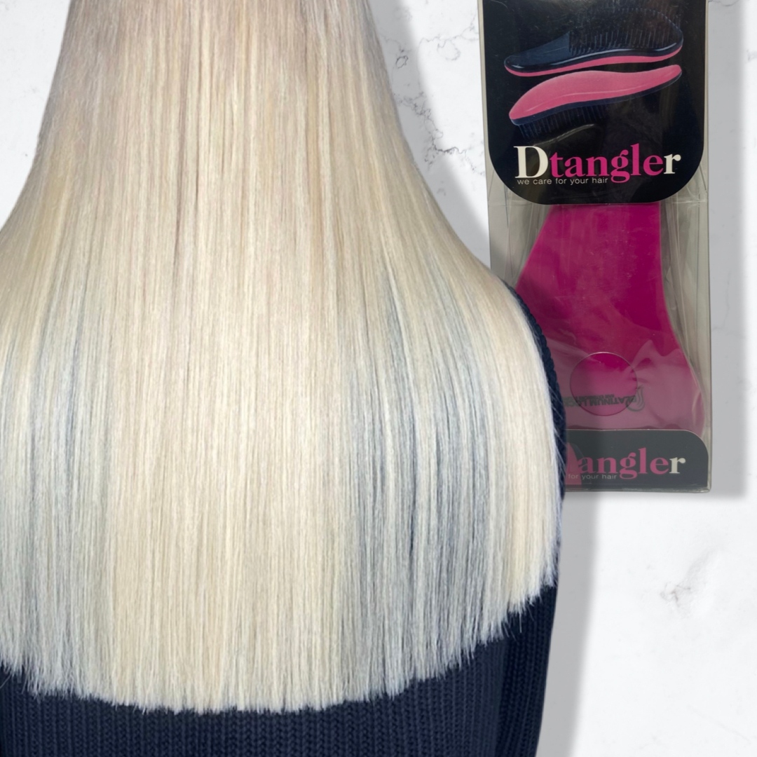 Detangled and fabulous!! Straight hair is a vibe and we’re down for a smoothhhhh crown. Check out our detangle brush for pain free tangle management… 
.
#detangler #hairsupplies #lushlockz #platinumlockz #extensionspecialists #australianhairartists #hairsupply