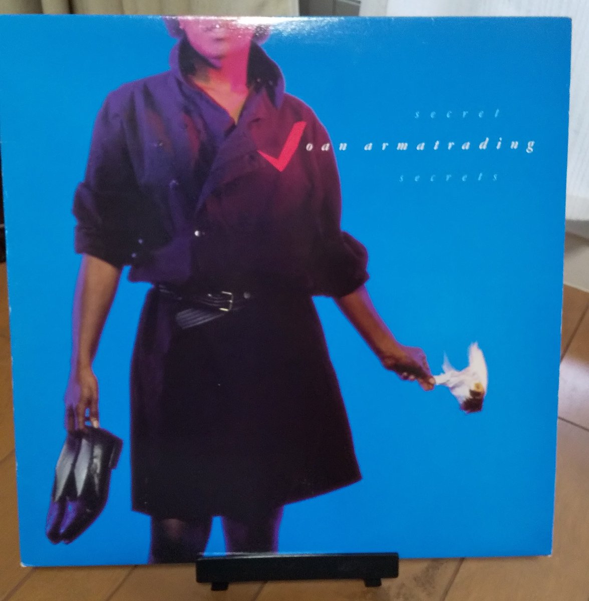 MonJleeau_666's tweet photo. #JoanArmatrading
#MikeHowlett
「Thinking man」
ジョーン・アーマトレイディング
秘かな愛聴盤
なんといっても
プロデュースが
Gongのマイク・ハウレット
独特なエレクトリック感覚がなんだか心地好い
1985年が
遠いなぁ
いま御歳71才
ジョーンさん
今なにしてるかな
https://t.co/TVPgcnFlp0 https://t.co/Wdg4Gzoiry