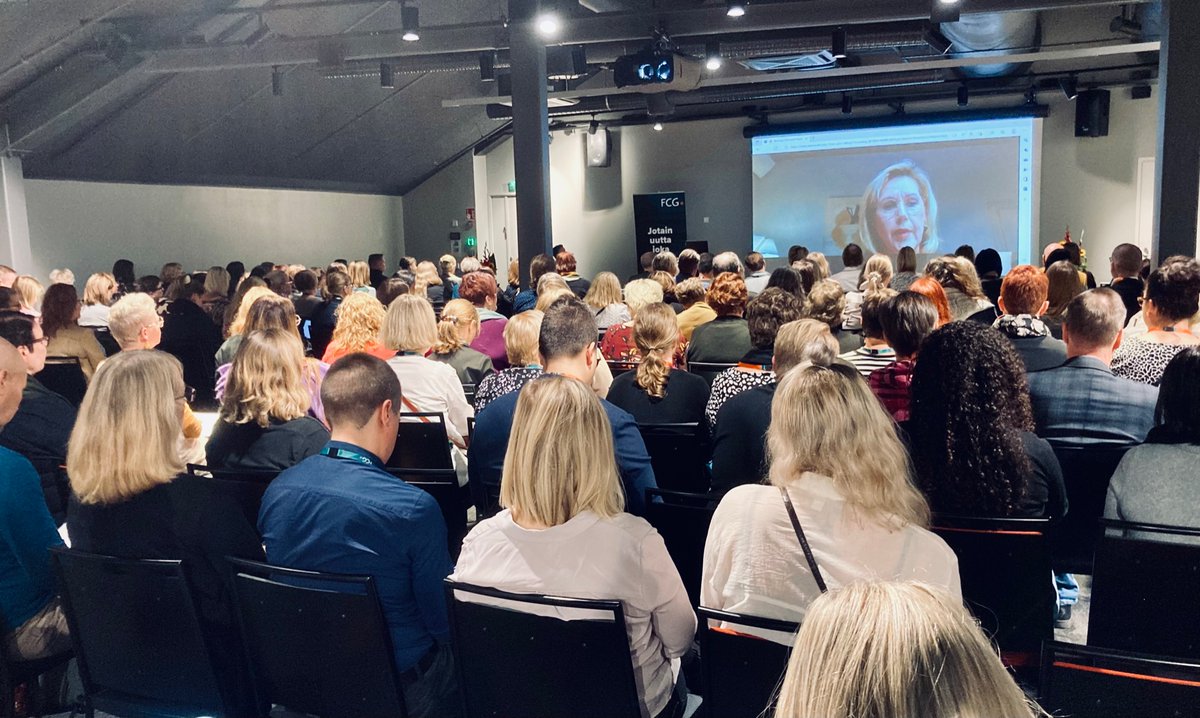 MiraValkonen's tweet photo. #nopeastitöihin #työllisyysfoorumi

Työllisyysfoorumissa työministeri @TuulaHaatainen painottaa osaamisen kehittämisen ja yhteistyön tärkeyttä haastavina aikoina. 
Mukana myös me #NopeastiTöihin-tekijät, luomassa yhteistyömallia @TampereUni, @TAMK_UAS ja @tretyollisyys välille. https://t.co/YAznIUly88