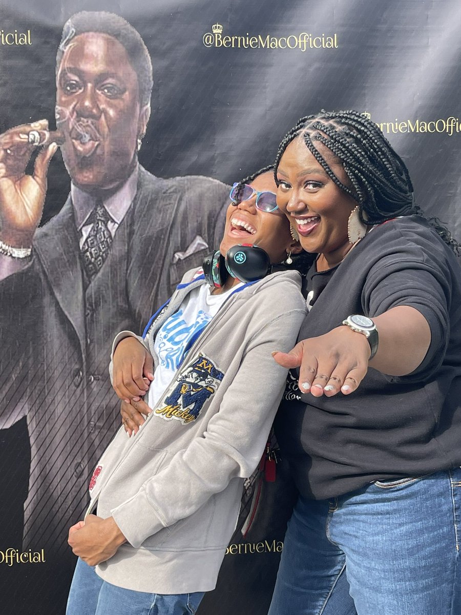BernieMacOFCL's tweet photo. Je’Niece and Jasmine at today’s balloon release.
#berniemac #balloonrelease #daughterandgranddaughter #happybirthday #Keepinghislegacyaliveonepostatatime #berniemacofficial #artbywak https://t.co/e9vtst2cv6