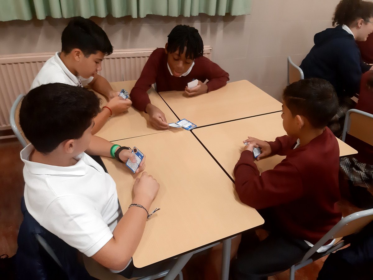 coamisestao's tweet photo. Proiektuak martxan! DBH1 eko ikasleak murriztu ditugu mikroorganismoak ezagutu ditzaten! ¡Proyectos en marcha! ¡Hemos encogido al alumnado de 1° de ESO para q conozcan los microorganismos! https://t.co/vYpywk9jpz