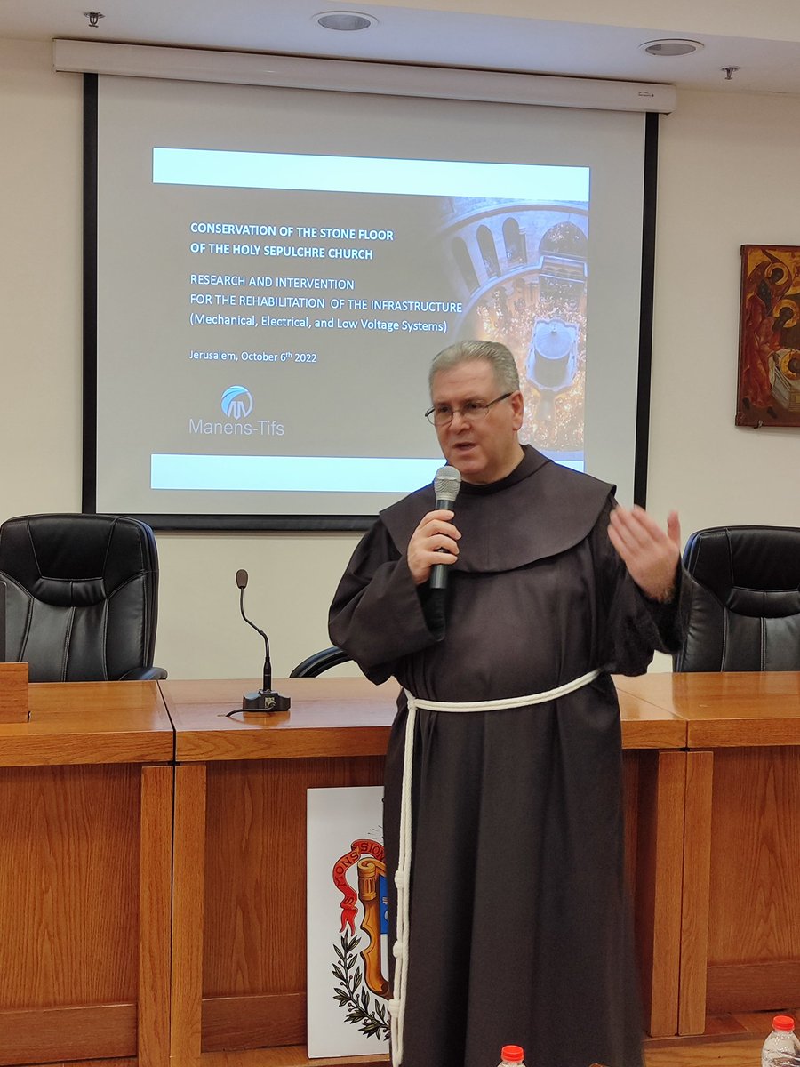 custodiaTS's tweet photo. Experts and technicians meet 
the heads of the Catholic, Greek Orthodox and Armenian communities at #StSaviour's to illustrate the proposals for new mechanical and electrical installations under the pavement of the #HolySepulchre church.
#Jerusalem
#manens-tifs https://t.co/QNSQ33YPVQ