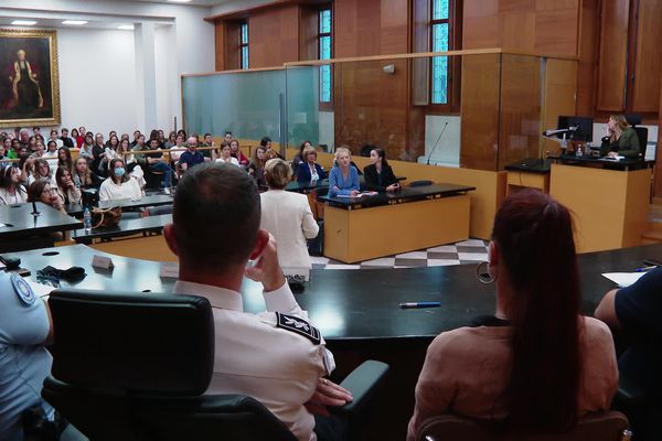 FTViaStella's tweet photo. Nuit du droit à Bastia : "ces rencontres permettent d'être au contact des gens qui exercent ces métiers, et ça change tout"

→ https://t.co/2Yk8H91T91 https://t.co/BBUQIQjDDS