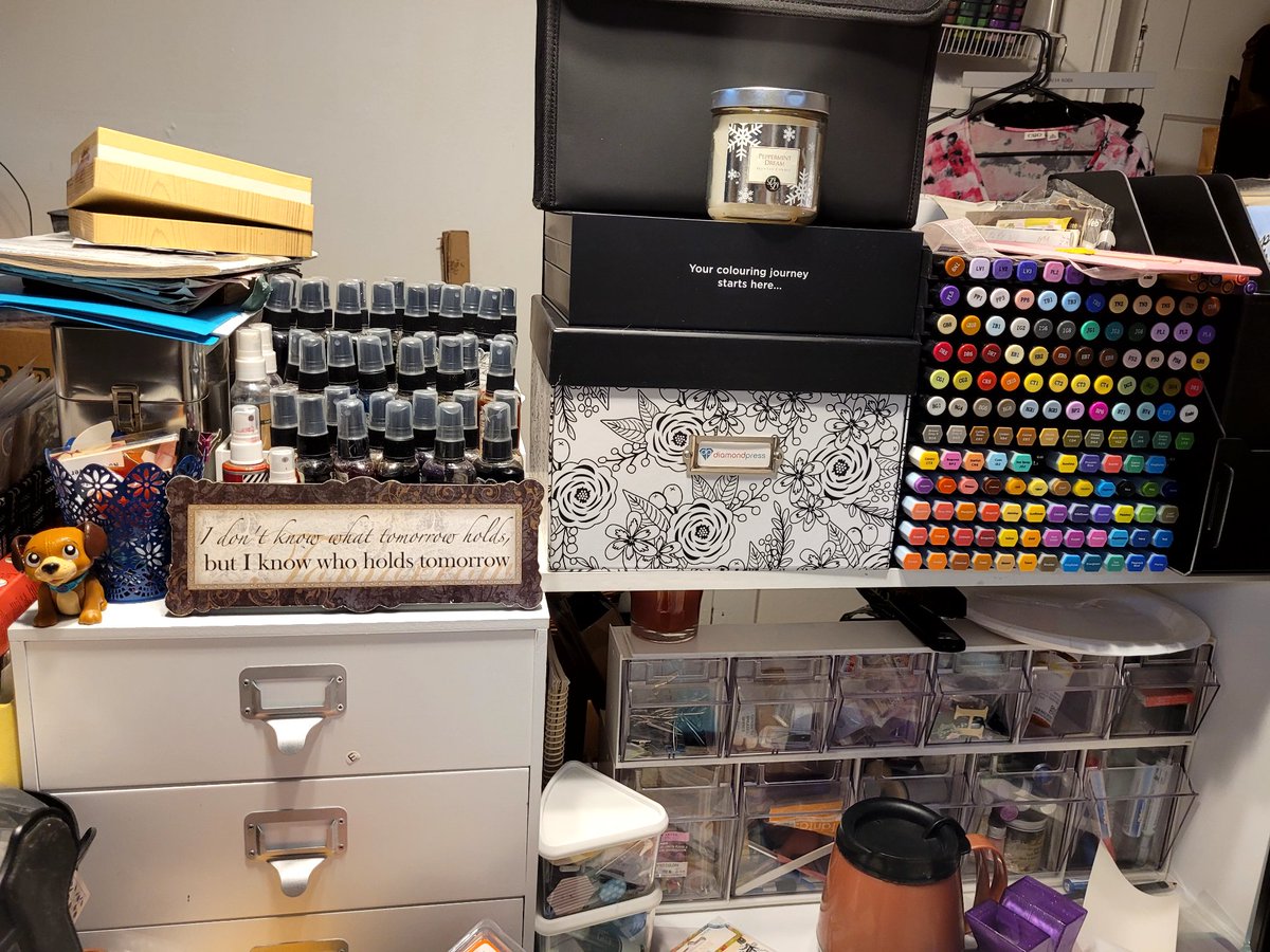 MsHybridJ's tweet photo. Lil Scrappy Mom craft desk. https://t.co/iQxMgdl4cP