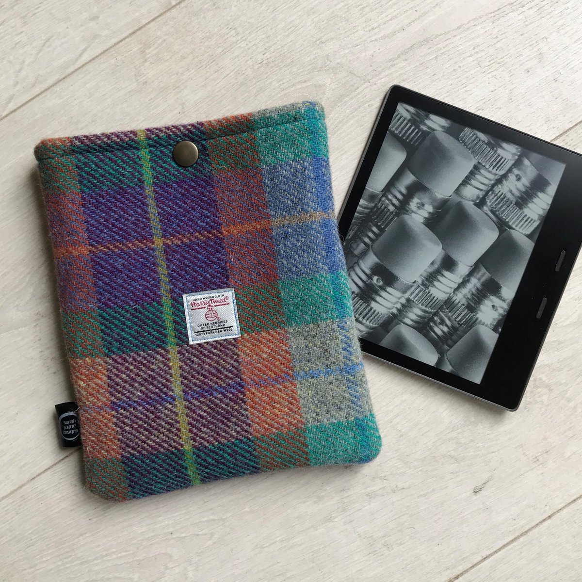 SarJayneDesigns's tweet photo. Harris Tweed kindle cover - 32 patterns to choose from - custo by SarahJayneDesi9ns https://t.co/lWRPdeE5xZ via @Etsy https://t.co/x112TIIjuQ