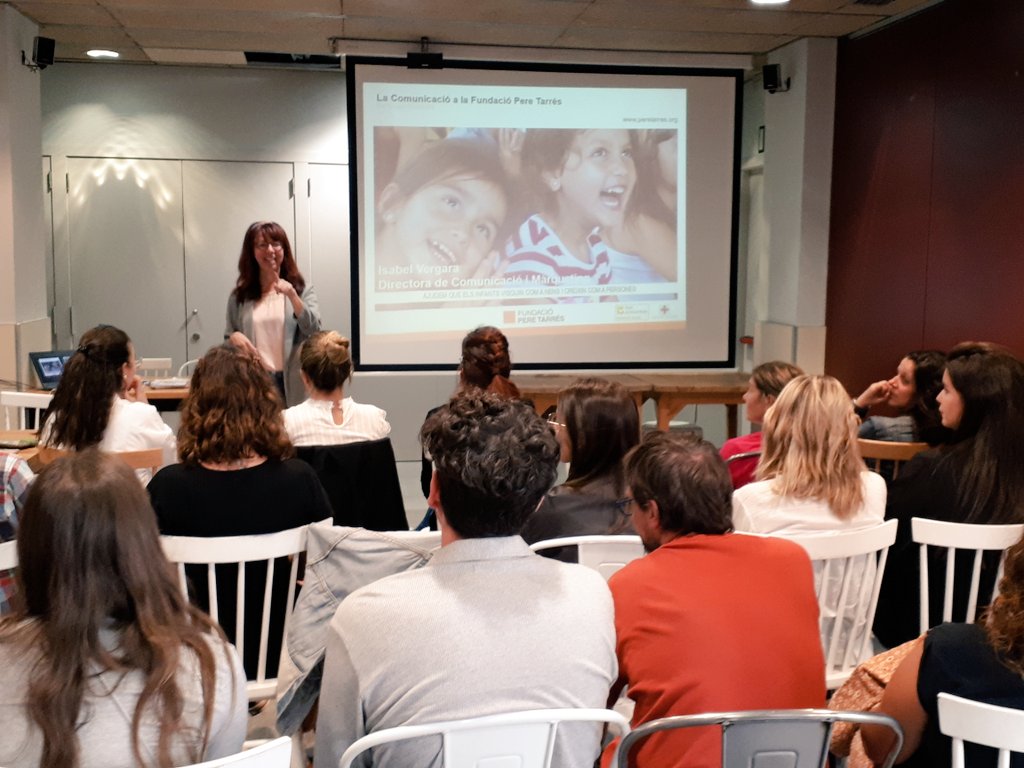 Fundperetarres's tweet photo. 📢Ahir vam celebrar un nou #Periscopi, una activitat promoguda pel departament d'Equips Humans de la @Fundperetarres que permet a les persones que s'han incorporat a l'entitat conèixer la missió, valors i projectes de la Fundació.
Benvinguts, benvingudes! 🙌🏼 #TarannàPereTarrés https://t.co/knVmnbktUx