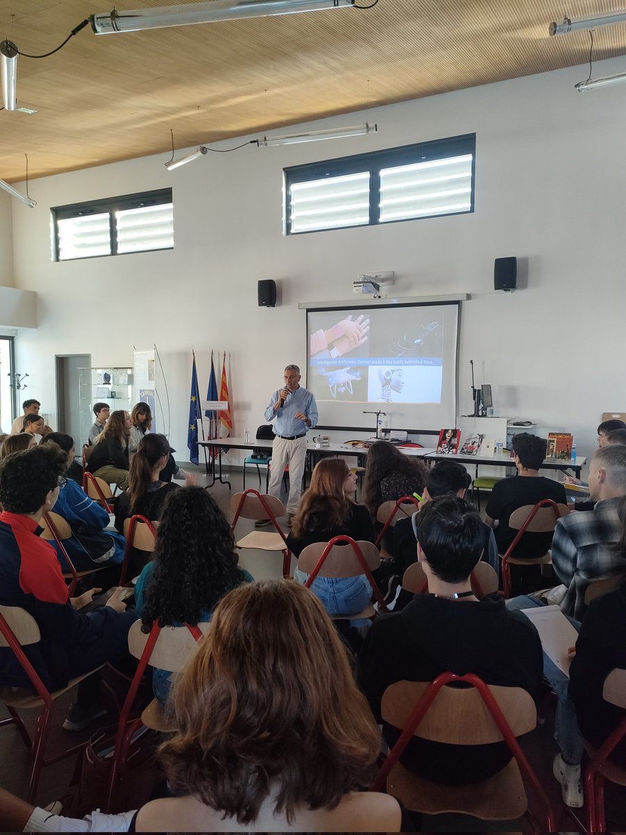 AudibertiLyc's tweet photo. Ingénieur #ARM Conférence intelligence artificielle avec Premières #SpeMaths #SpeNSI #SpePhysique
Un projet L@boMaths Maryam Mirzakhani #CultureScientifique #ParcoursAvenir
@MathsAcNice https://t.co/5sWT1O7Vqk