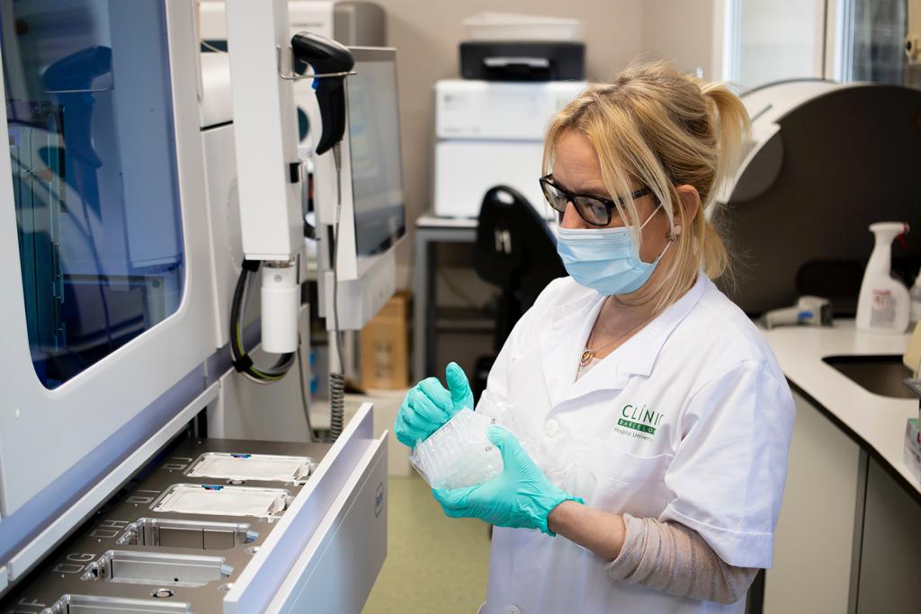 hospitalclinic's tweet photo. 📅 Avui és el Dia Mundial del Tècnic de Laboratori

Al #CLÍNIC tenim més de 2⃣5⃣0⃣  tècnics/ques que treballen amb tecnologia avançada i tècniques punteres per garantir uns resultats de qualitat

💓 Gràcies per la feina que feu!

#SomCLÍNIC https://t.co/gl9zwRiQi2