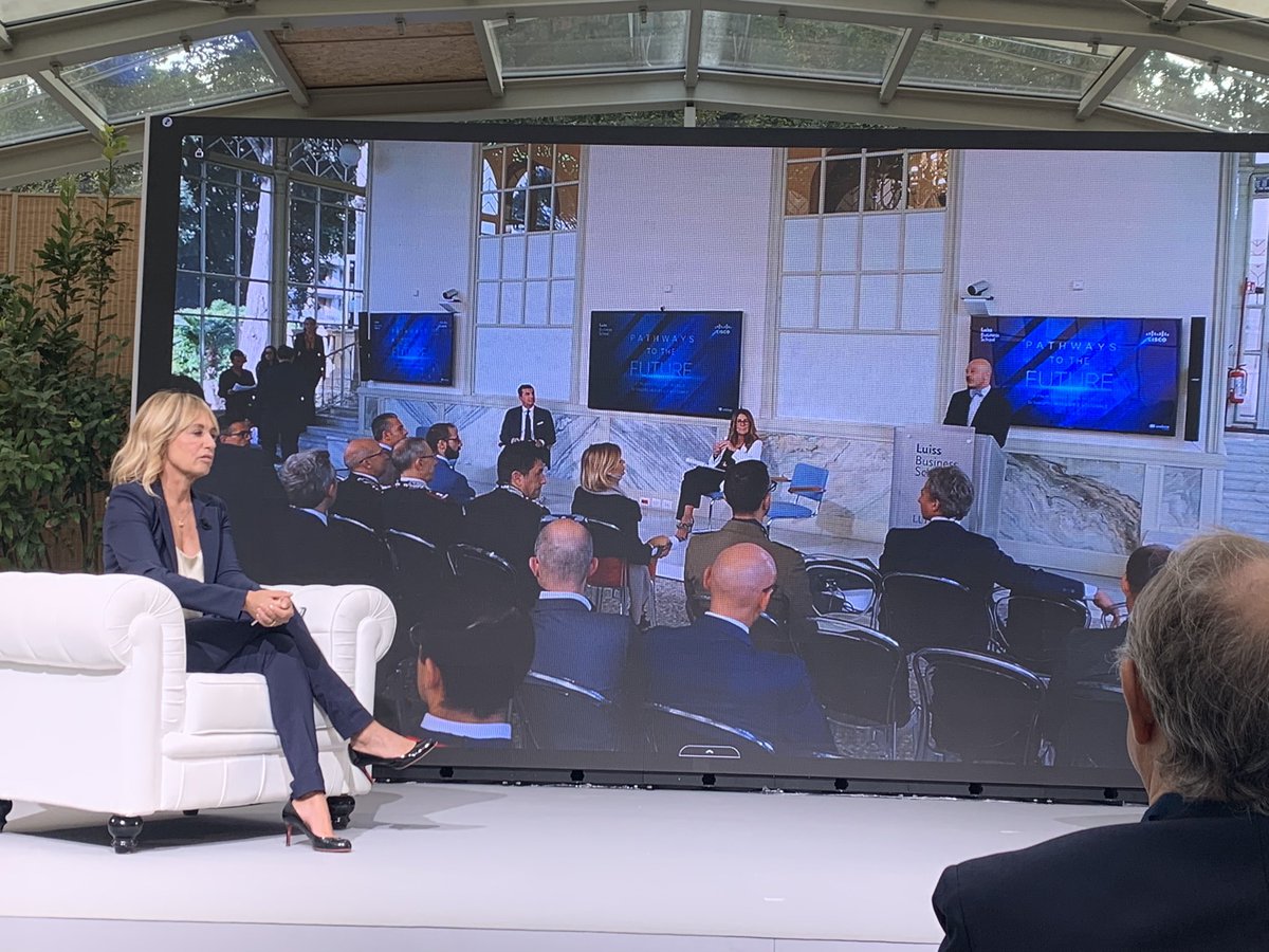 AnnHead1984's tweet photo. L’Italia come modello di sviluppo digitale e sostenibile, si parte! @CiscoItalia @UniLUISS @gmanghi @emercada #ciscopathways https://t.co/b4AKeiAC64