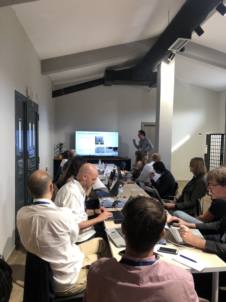 Dr. Ioannis Papachristou from <a href="/grafeiotypouelg/">ΕΛΓΟ ΔΗΜΗΤΡΑ</a> is presenting the work done at ELGO in respect to #microalgae cultivation for #cosmeceuticals

<a href="/BlueBioCOFUND/">BlueBio COFUND</a> <a href="/grafeiotypouelg/">ΕΛΓΟ ΔΗΜΗΤΡΑ</a> <a href="/CERTHellas/">ΕΚΕΤΑ-CERTH</a> <a href="/KU_Leuven/">KU Leuven</a> <a href="/MatisIceland/">Matís</a> <a href="/UMmalta/">University of Malta</a> <a href="/DTUtweet/">DTU</a> <a href="/ecoresourcesGR/">ecoresources</a> #BlueBioChain