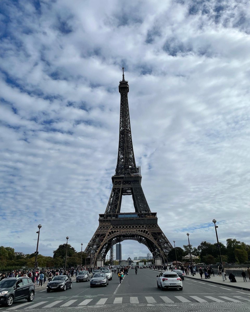 krungy21's tweet photo. Darasien 😎 Paris photo dump https://t.co/2iT0CCNPaC