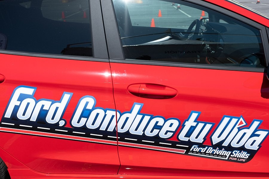 Enhorabuena <a href="/FordSpain/">Ford España</a> por vuestro proyecto Ford, Conduce tu vida’ 🚗un programa de formación en #seguridadvial y habilidades prácticas de conducción para jóvenes 👦de entre 18 y 24 años.

Para participar 👉conducetuvida.es ✌️