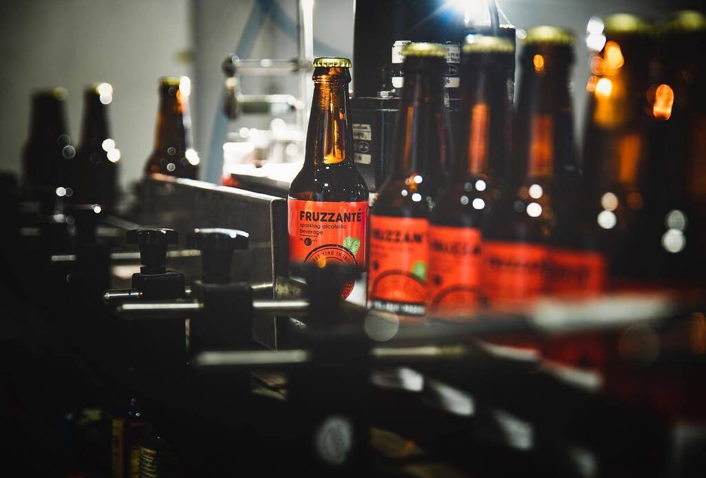 getfruzzante's tweet photo. To experience first hand, the making of a 100% fruit based Sparkling Alcoholic Beverage. Come join us at Hill Zill Wines, Bordi. https://t.co/9KfooOnKTO https://t.co/gXUKPRihOq