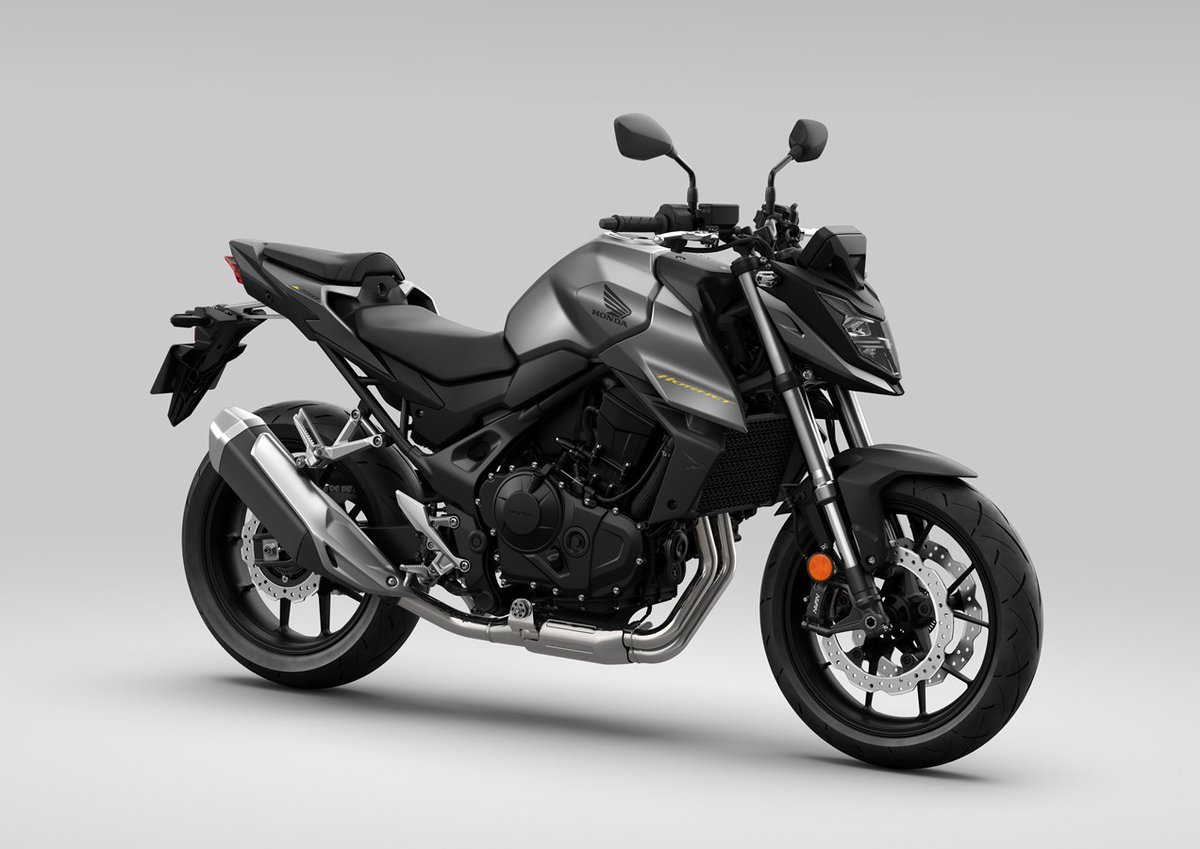 swintonbikes's tweet photo. The new @HondaUKBikes Hornet has been revealed at #Intermot2022 this week! For £6,999, you get a 755cc parallel twin, full colour TFT dash, bluetooth connectivity and other nice touches.
Let us know what you think 👇
#HondaHornet #CB750 #motorcycles #Intermot https://t.co/nqcE6WqNQG