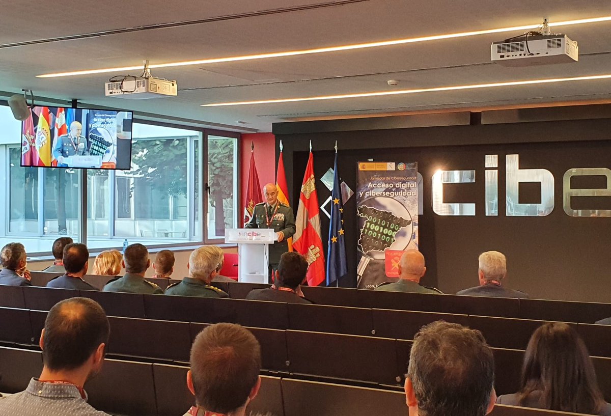 INCIBE's tweet photo. 👮 @guardiacivil inaugura las jornadas sobre "Acceso digital y #ciberseguridad" en nuestra sede en #LeónEsp 📍, cuyo objetivo 🎯 es promocionar la cultura de la #ciberseguridad y dar a conocer los proyectos actuales dirigidos al acceso digital.

👉 https://t.co/D2IUDdz1Rz https://t.co/KgwbDO9CYf