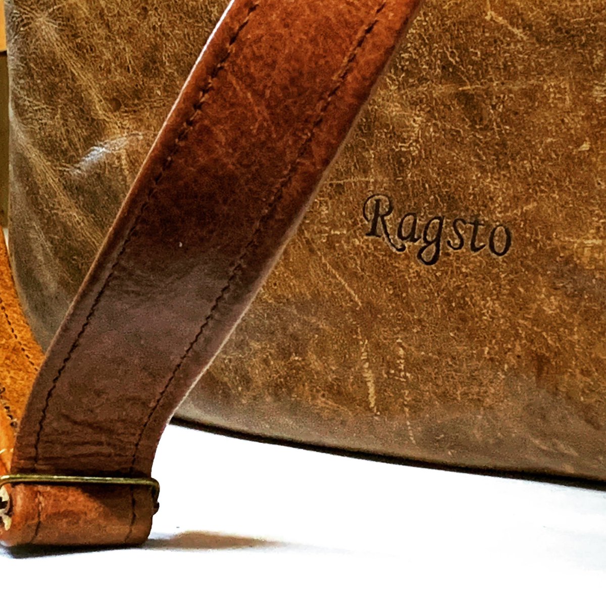 theneilwragg's tweet photo. Was a leather sofa that couldn’t be given away… #reloving #handmadebag https://t.co/JRWr7r73b8