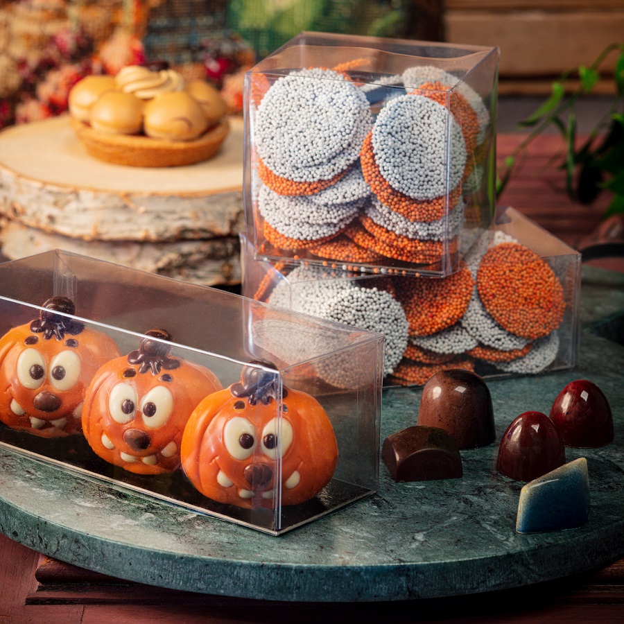 Chocolade

What you see is what you get. 
Dat vinden mensen fijn. Daarom deze doorzichtige potten, dozen en kokers. Perfect voor uw prachtige herfstkoekjes, macarons en bonbons. En ook de rest van het jaar effectief inzetbaar. 

bekoverpakkingen.nl/chocolade/doze…